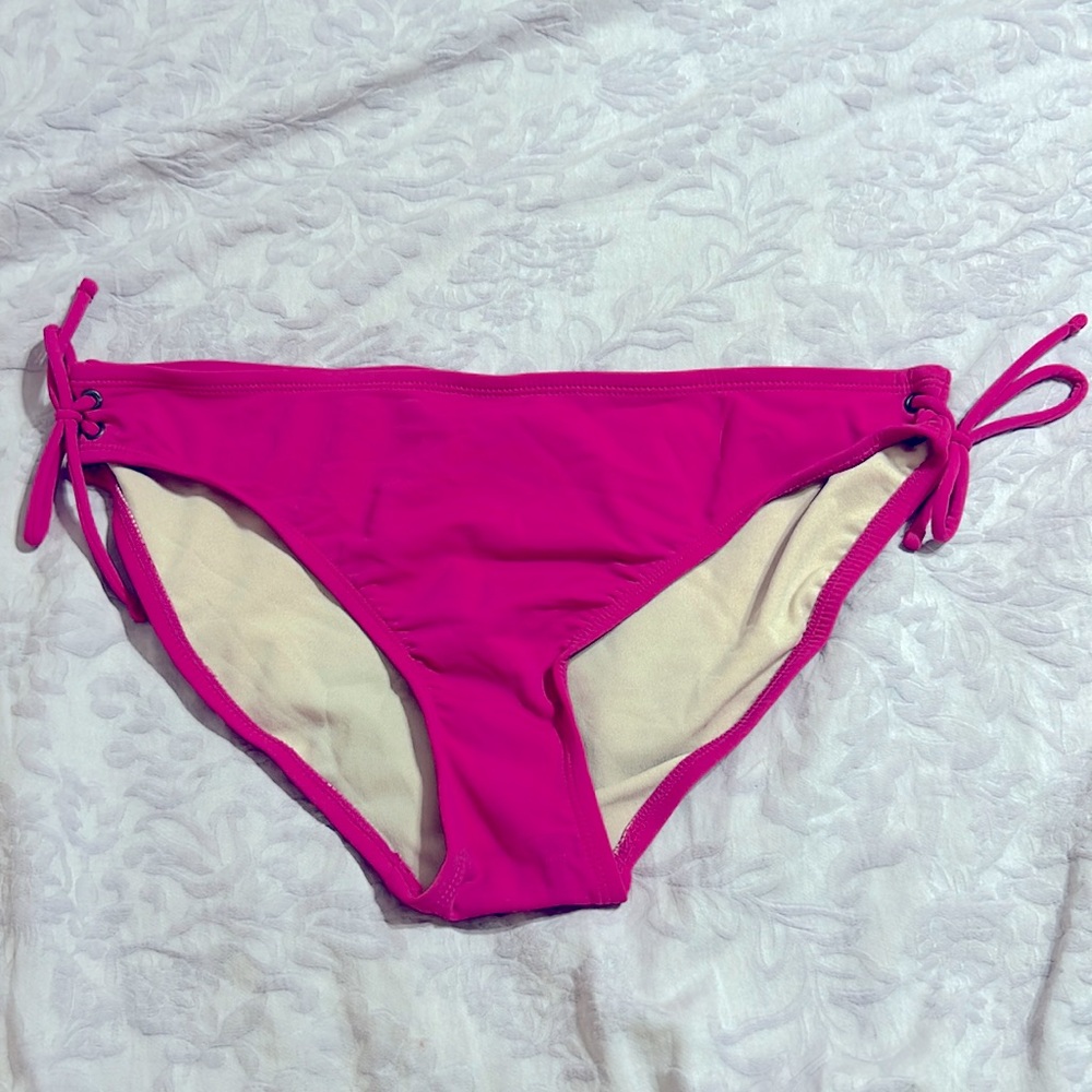 Converse swim bottom size S
